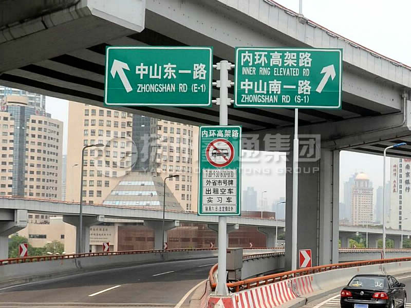 BZG-013，交通標(biāo)志桿，T型三懸臂交通標(biāo)志桿