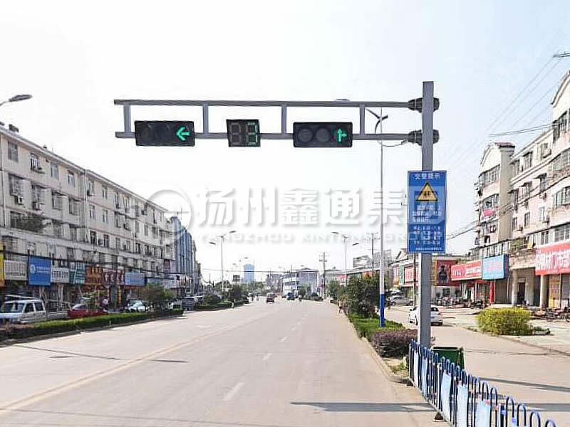 XHDG-057，F(xiàn)型方管信號燈桿